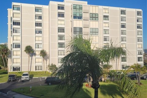 Condo in Clearwater, Florida, 2 bedrooms  № 1900510 - photo 17