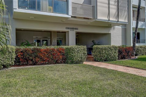 Condo in Clearwater, Florida, 2 bedrooms  № 1900510 - photo 19