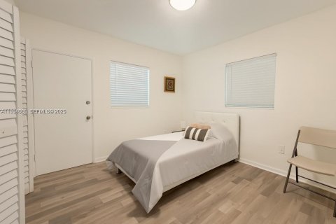 House in Miami, Florida 3 bedrooms, 114.73 sq.m. № 1992798 - photo 8