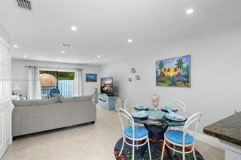 Adosado en alquiler en Jensen Beach, Florida, 2 dormitorios, 117.99 m2 № 2059787 - foto 11