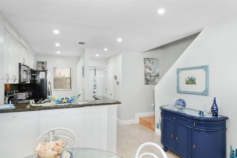 Adosado en alquiler en Jensen Beach, Florida, 2 dormitorios, 117.99 m2 № 2059787 - foto 6