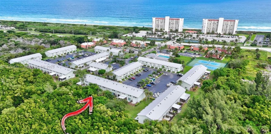 Adosado en Jensen Beach, Florida 2 dormitorios, 117.99 m2 № 2059787