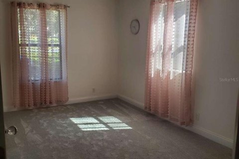 House in Temple Terrace, Florida 3 bedrooms, 190.91 sq.m. № 2212825 - photo 19