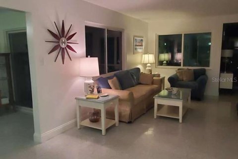 House in Temple Terrace, Florida 3 bedrooms, 190.91 sq.m. № 2212825 - photo 14