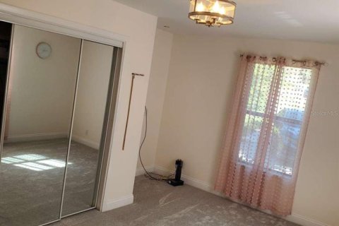 House in Temple Terrace, Florida 3 bedrooms, 190.91 sq.m. № 2212825 - photo 20