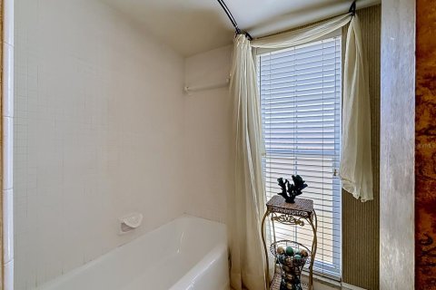 House in Seminole, Florida 3 bedrooms, 184.88 sq.m. № 2105324 - photo 26