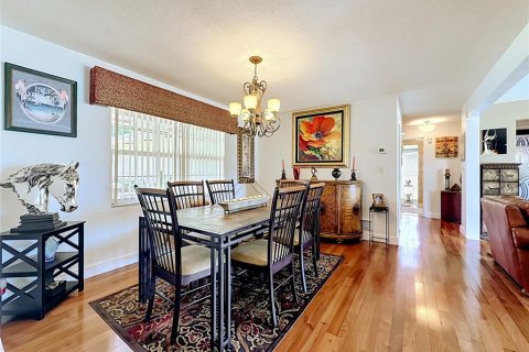House in Seminole, Florida 3 bedrooms, 184.88 sq.m. № 2105324 - photo 14