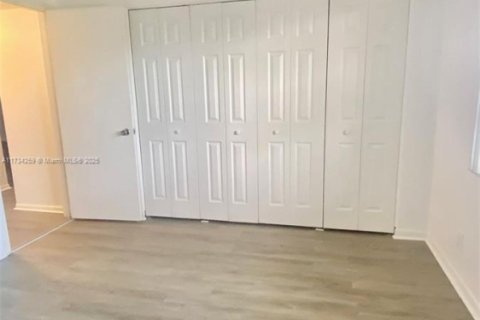 Condo in Coral Springs, Florida, 2 bedrooms  № 1489626 - photo 7