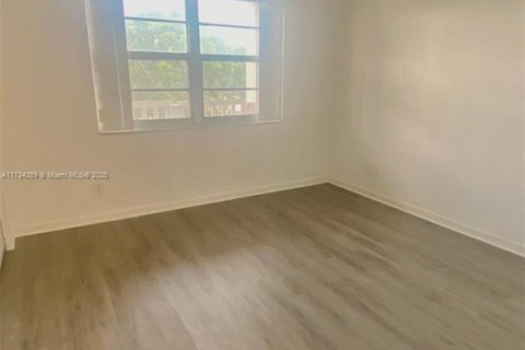 Condo in Coral Springs, Florida, 2 bedrooms  № 1489626 - photo 9