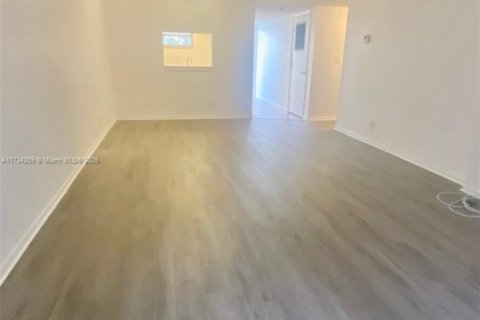 Condo in Coral Springs, Florida, 2 bedrooms  № 1489626 - photo 19