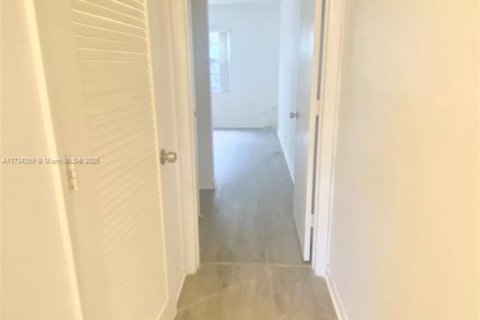 Condo in Coral Springs, Florida, 2 bedrooms  № 1489626 - photo 5
