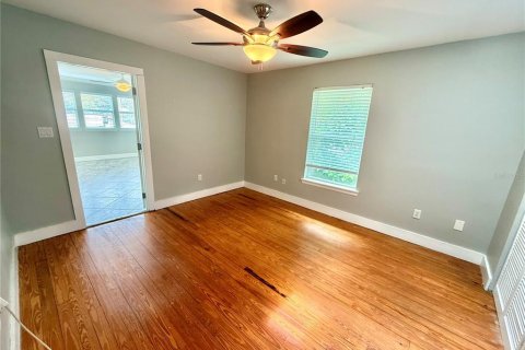 Commercial property in Orlando, Florida 5 bedrooms, 270.9 sq.m. № 1878107 - photo 23