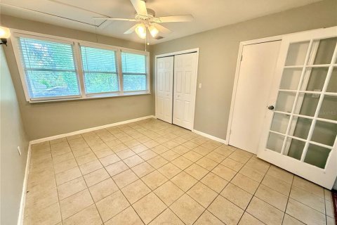 Commercial property in Orlando, Florida 5 bedrooms, 270.9 sq.m. № 1878107 - photo 11