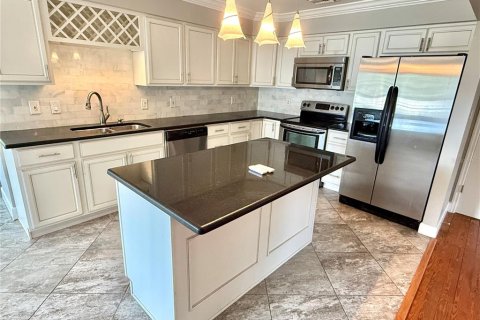 Commercial property in Orlando, Florida 5 bedrooms, 270.9 sq.m. № 1878107 - photo 4
