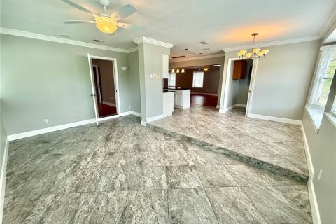 Commercial property in Orlando, Florida 5 bedrooms, 270.9 sq.m. № 1878107 - photo 18