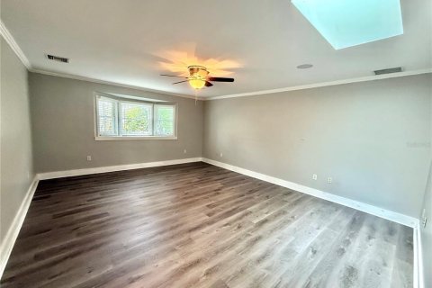 Commercial property in Orlando, Florida 5 bedrooms, 270.9 sq.m. № 1878107 - photo 24