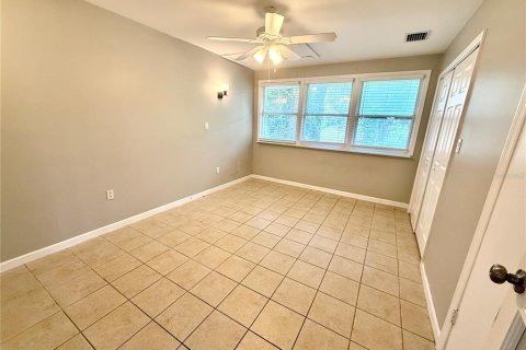 Commercial property in Orlando, Florida 5 bedrooms, 270.9 sq.m. № 1878107 - photo 10