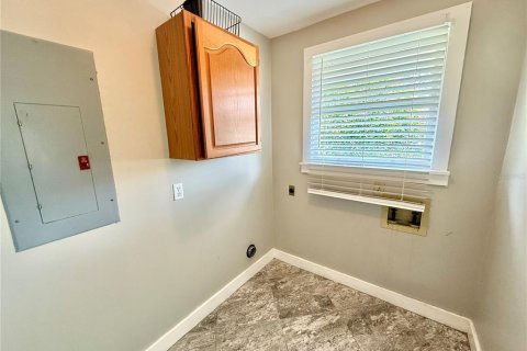 Commercial property in Orlando, Florida 5 bedrooms, 270.9 sq.m. № 1878107 - photo 16