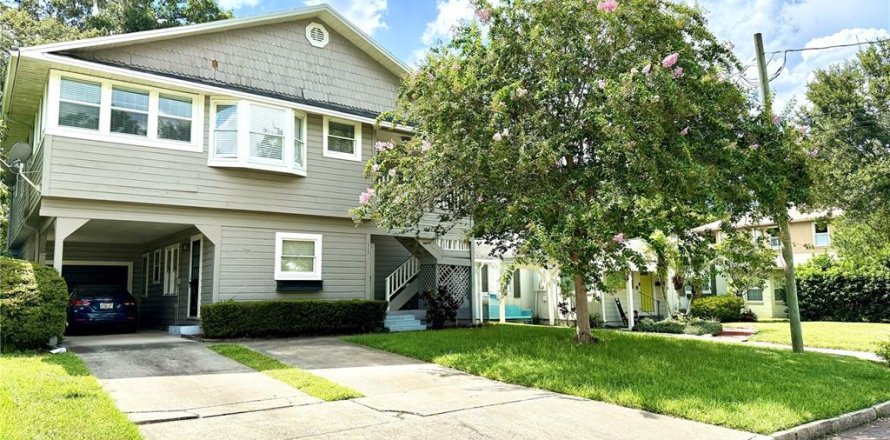 Commercial property in Orlando, Florida 5 bedrooms, 270.9 sq.m. № 1878107