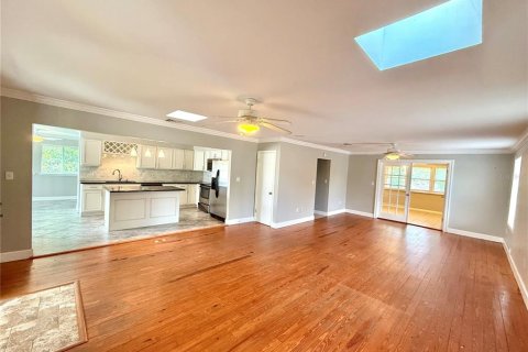 Commercial property in Orlando, Florida 5 bedrooms, 270.9 sq.m. № 1878107 - photo 3