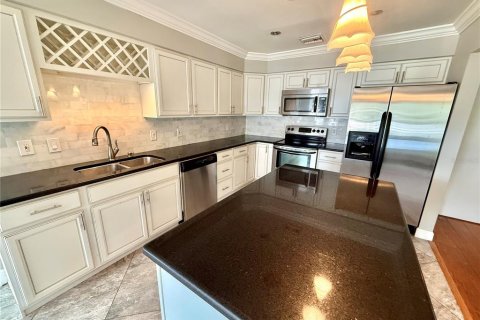 Commercial property in Orlando, Florida 5 bedrooms, 270.9 sq.m. № 1878107 - photo 7