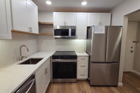 Condo in Pompano Beach, Florida, 2 bedrooms  № 2190971 - photo 2