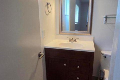 Condo in Pompano Beach, Florida, 2 bedrooms  № 2190971 - photo 12