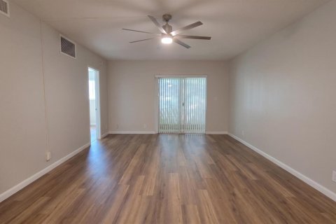 Condo in Pompano Beach, Florida, 2 bedrooms  № 2190971 - photo 4