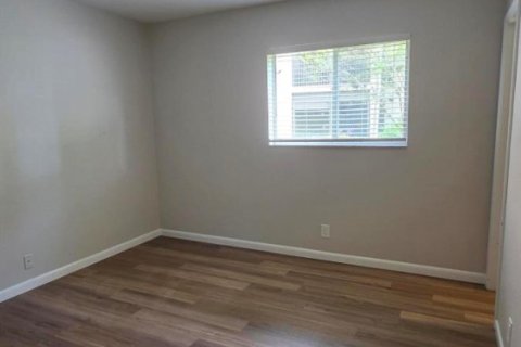Condo in Pompano Beach, Florida, 2 bedrooms  № 2190971 - photo 11