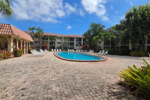 Condo in Pompano Beach, Florida, 2 bedrooms  № 2190971