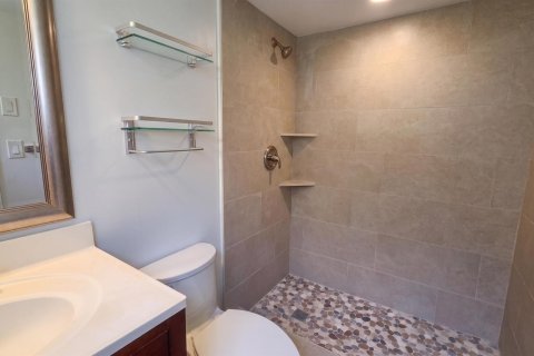 Condo in Pompano Beach, Florida, 2 bedrooms  № 2190971 - photo 13