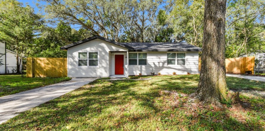 House in Jacksonville, Florida 4 bedrooms, 104.79 sq.m. № 778302
