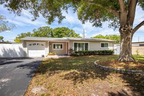 Villa ou maison à Saint Petersburg, Floride 2 chambres, 86.31 m2 № 2148044