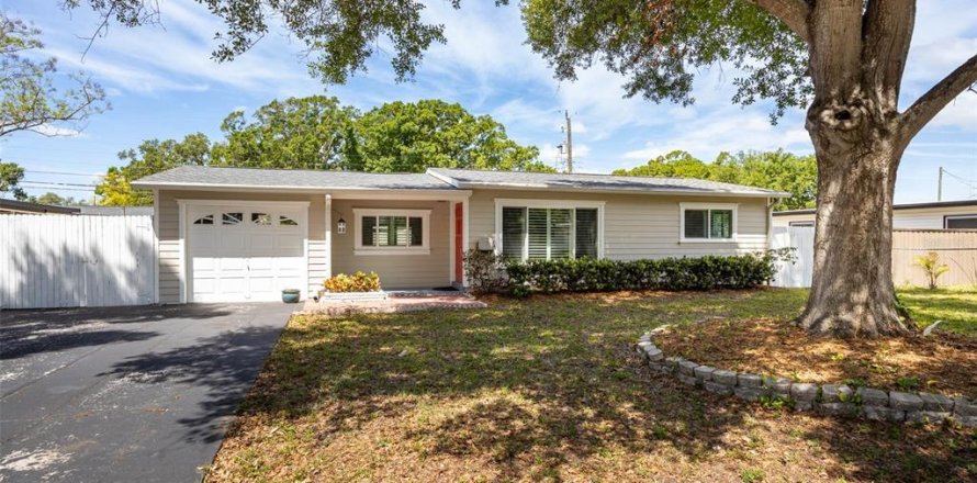 Villa ou maison à Saint Petersburg, Floride 2 chambres, 86.31 m2 № 2148044