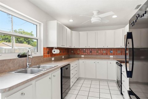 Villa ou maison à vendre à Saint Petersburg, Floride: 2 chambres, 86.31 m2 № 2148044 - photo 4
