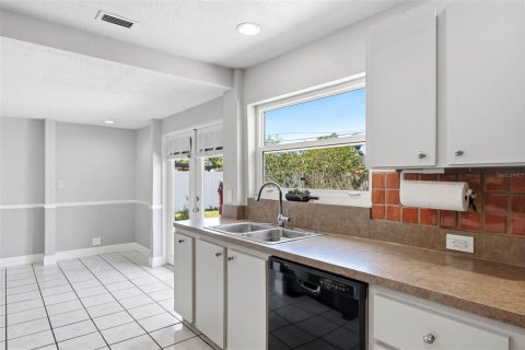 Villa ou maison à vendre à Saint Petersburg, Floride: 2 chambres, 86.31 m2 № 2148044 - photo 15