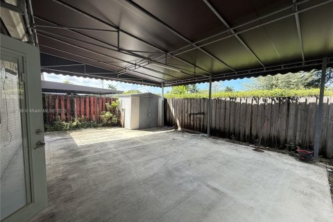 Condo in Hialeah, Florida, 3 bedrooms  № 1953122 - photo 5
