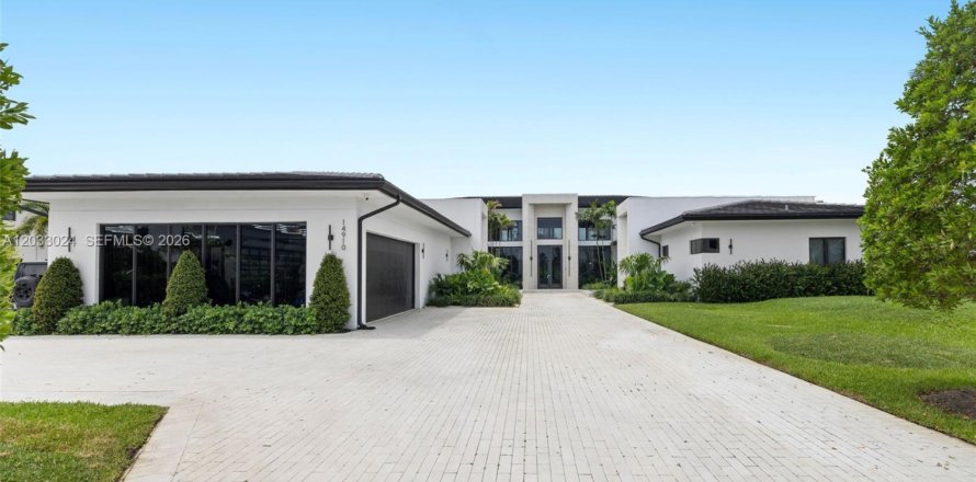 Casa en Davie, Florida 6 dormitorios, 605.44 m2 № 2077963