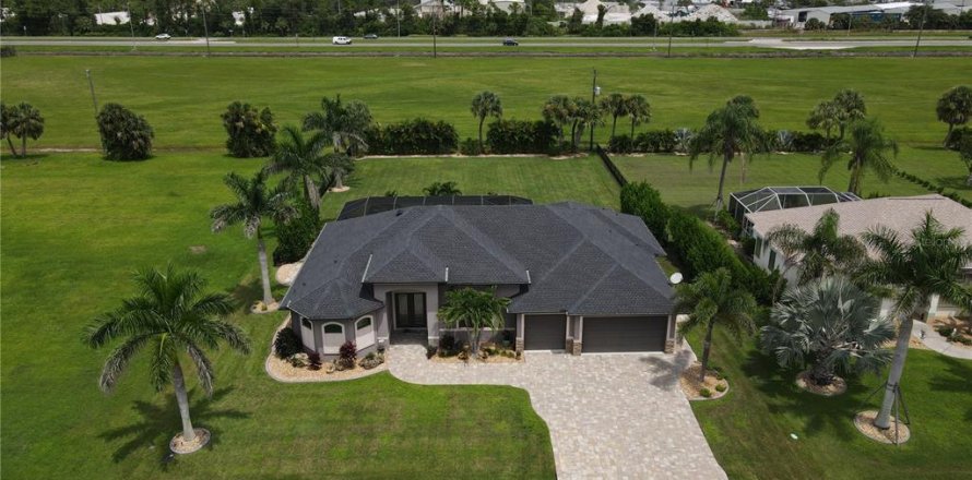 Casa en Punta Gorda, Florida 4 dormitorios, 243.03 m2 № 1900233