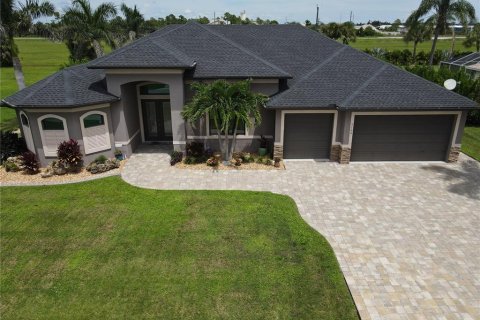 Casa en venta en Punta Gorda, Florida, 4 dormitorios, 243.03 m2 № 1900233 - foto 2