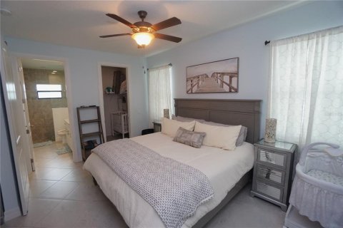 Casa en venta en Punta Gorda, Florida, 4 dormitorios, 243.03 m2 № 1900233 - foto 24