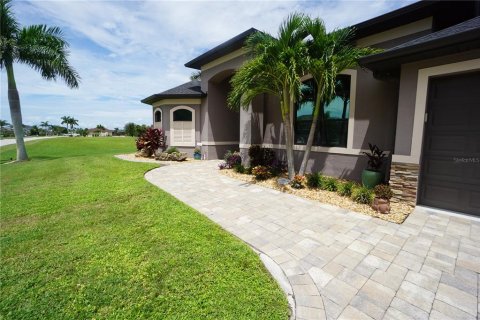 Casa en venta en Punta Gorda, Florida, 4 dormitorios, 243.03 m2 № 1900233 - foto 4