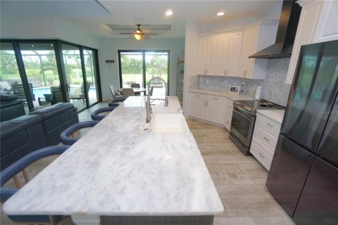 Casa en venta en Punta Gorda, Florida, 4 dormitorios, 243.03 m2 № 1900233 - foto 13