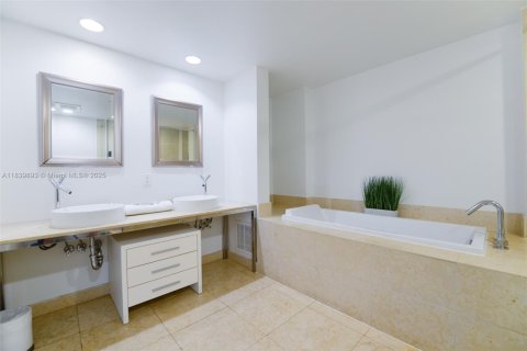 Condominio en venta en Miami, Florida, 2 dormitorios, 135.54 m2 № 2088605 - foto 12