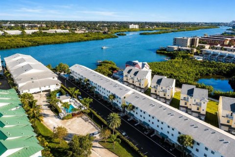 Condominio en venta en Indian Shores, Florida, 2 dormitorios, 109.62 m2 № 2220008 - foto 18