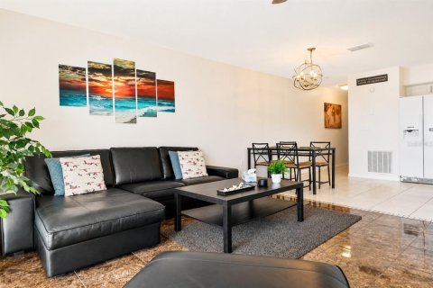 Condominio en venta en Indian Shores, Florida, 2 dormitorios, 109.62 m2 № 2220008 - foto 4