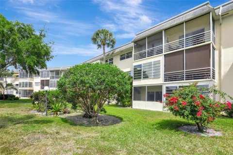 Condo in Lauderhill, Florida, 2 bedrooms  № 1715578 - photo 29
