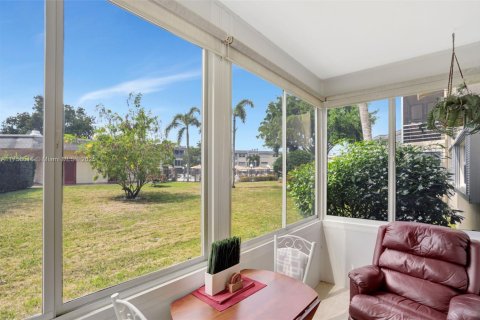 Condo in Lauderhill, Florida, 2 bedrooms  № 1715578 - photo 22