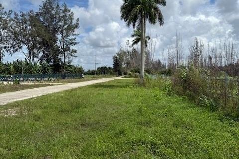 Propiedad comercial en venta en Miami-Dade, Florida № 1842479 - foto 6
