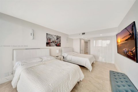 Снять в аренду кондоминиум в Майами, Флорида 2 спальни, 129.88м2, № 1963474 - фото 28